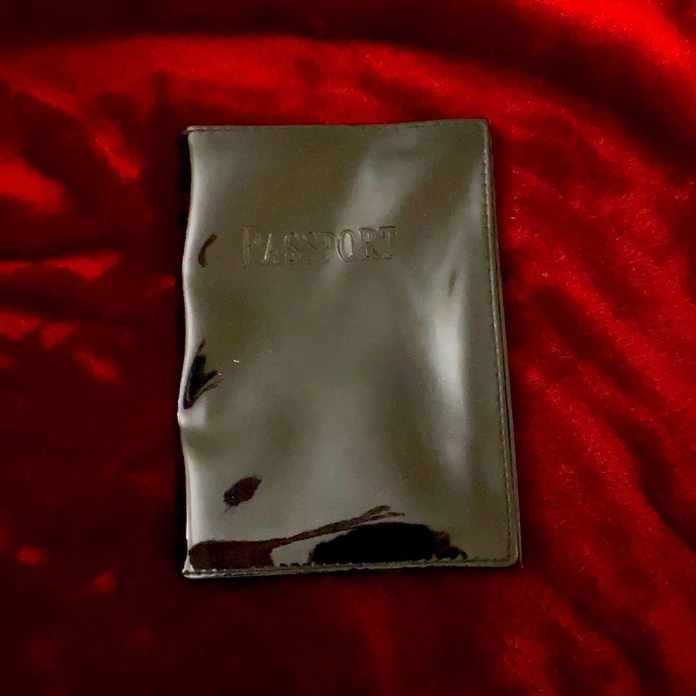 Joss Passport Holder